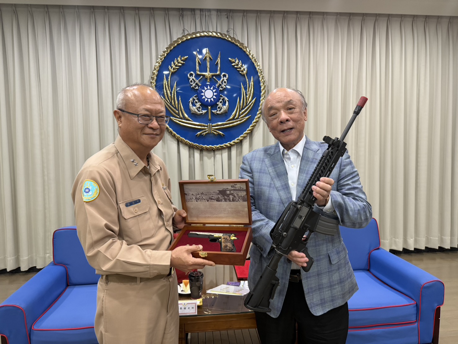 海軍軍艦指揮部 拜訪