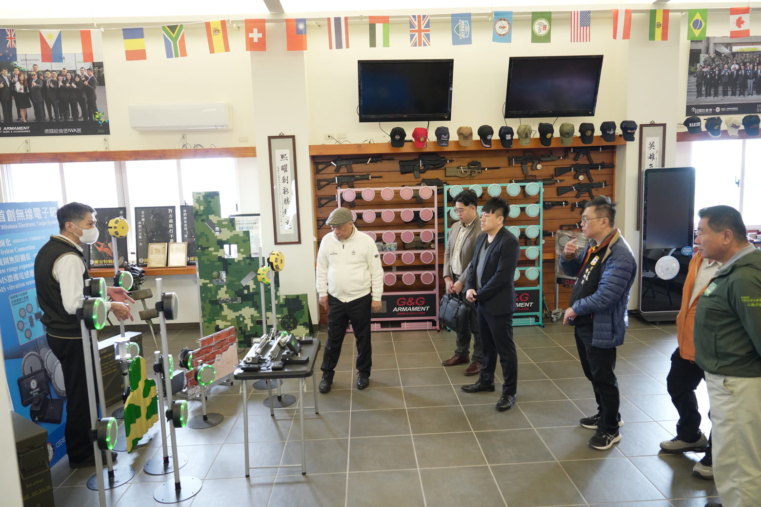 中華民國救難團體聯合總會 雲林縣救難協會 總會長 黃坤原 、 林吉芳 秘書 與立法委員劉建國服務團隊 參訪